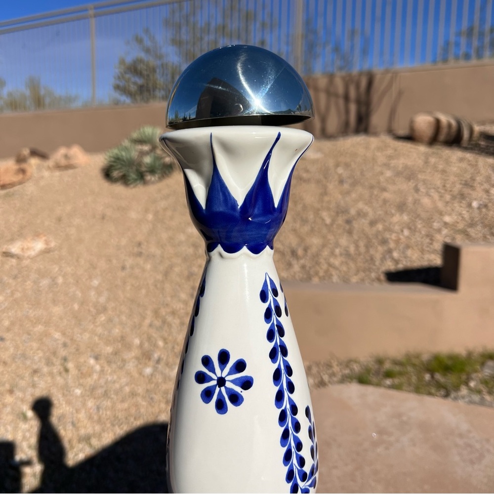 ⬇️💲Clase Arul EMPTY Tequila Bottle Reposado Size 750ml Color White, Blue - Picture 7 of 8